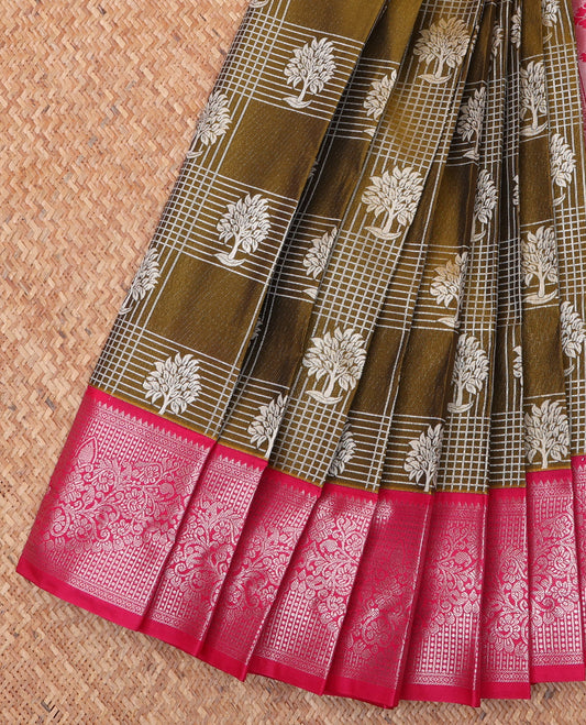 Green Budget Silk Saree, Spotlighted by Zari Butta Enclosed Checks On Its Body, Complemented by Contrast Traditional Zari Designs Woven Border, Grand Pallu and Paired with a Contrast Blouse