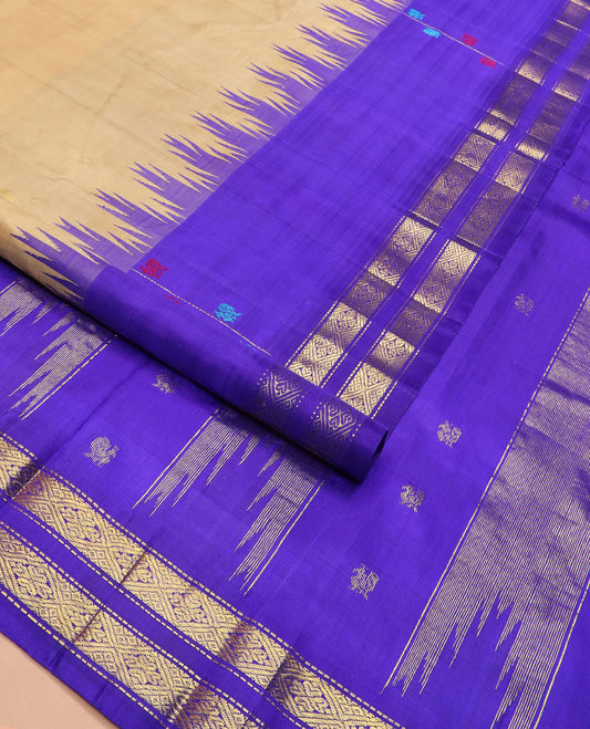 Sandal zari buttas Kanchipuram silk saree, contrast thazampoo rekku border of thread mayil and rettai pettu zari designs, and zari design pallu