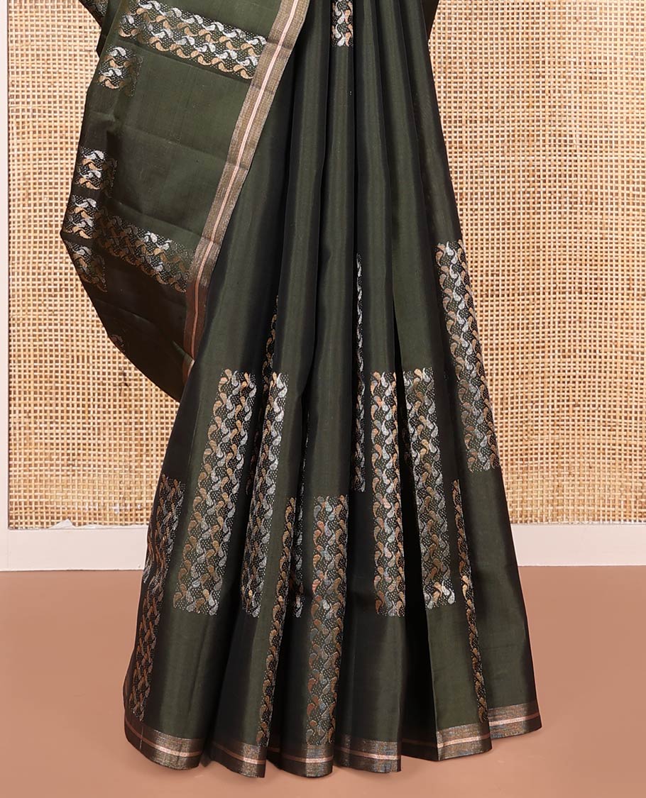 Green Mayuri Soft Silk Saree, Steeped in Richness with Paisley Buttas on Its Body, Subtle Zari Piping Border,  Pallu of Jaal Designs, and Paired with Matching Blouse