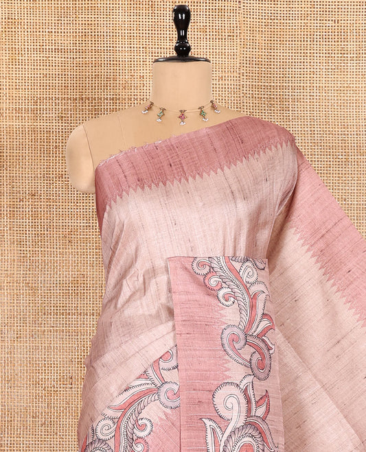 Chikku and Onion Pink Plain Semi-Tussar Saree Accentuated with a Contrast Temple Kalamkari Floral-Printed Border, Featuring a Pallu Adorned with Kalamkari Peacock Print, Paired with a Printed Blouse