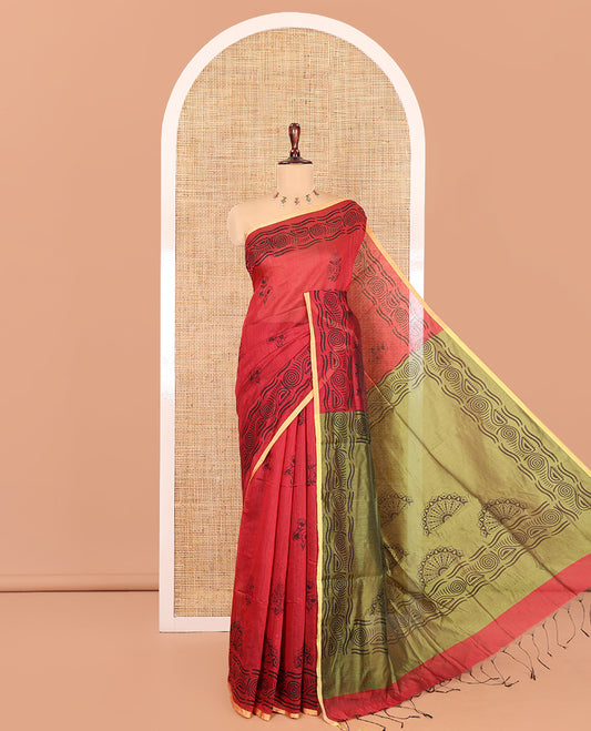 Maroon Khadi Cotton Saree, Decorated with Flower Motifs, Printed Border, Contrast-Printed Pallu, and a Contrast Blouse