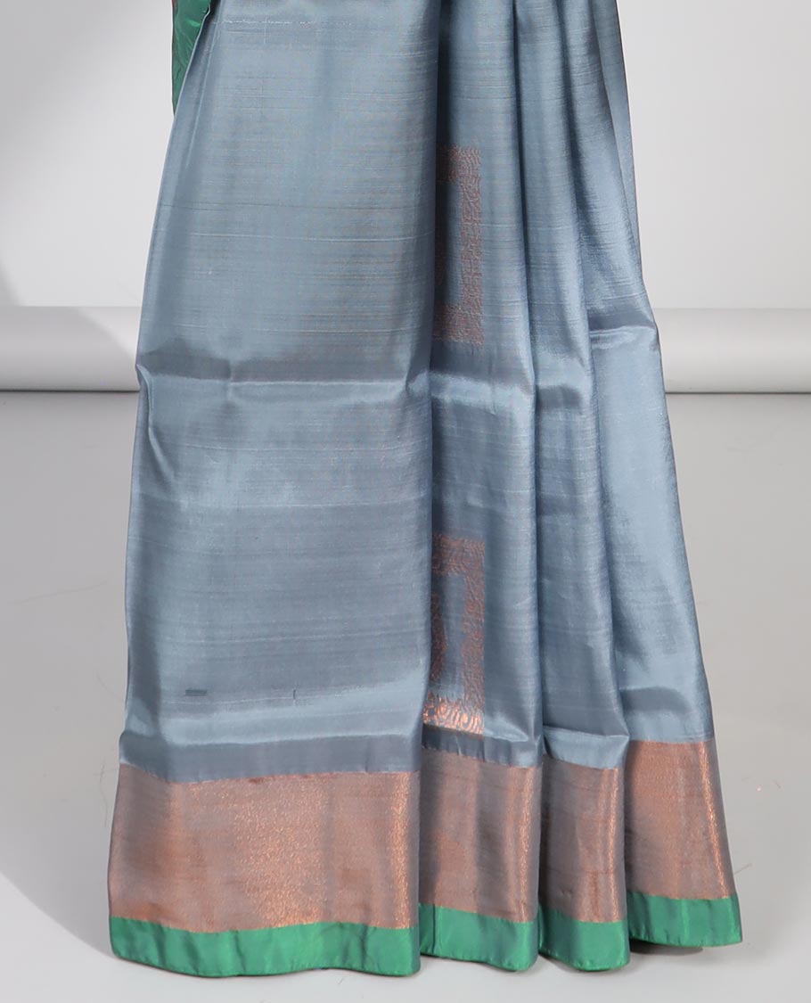 Grey zari buttas uppada saree, contrast plain border & intricate pallu