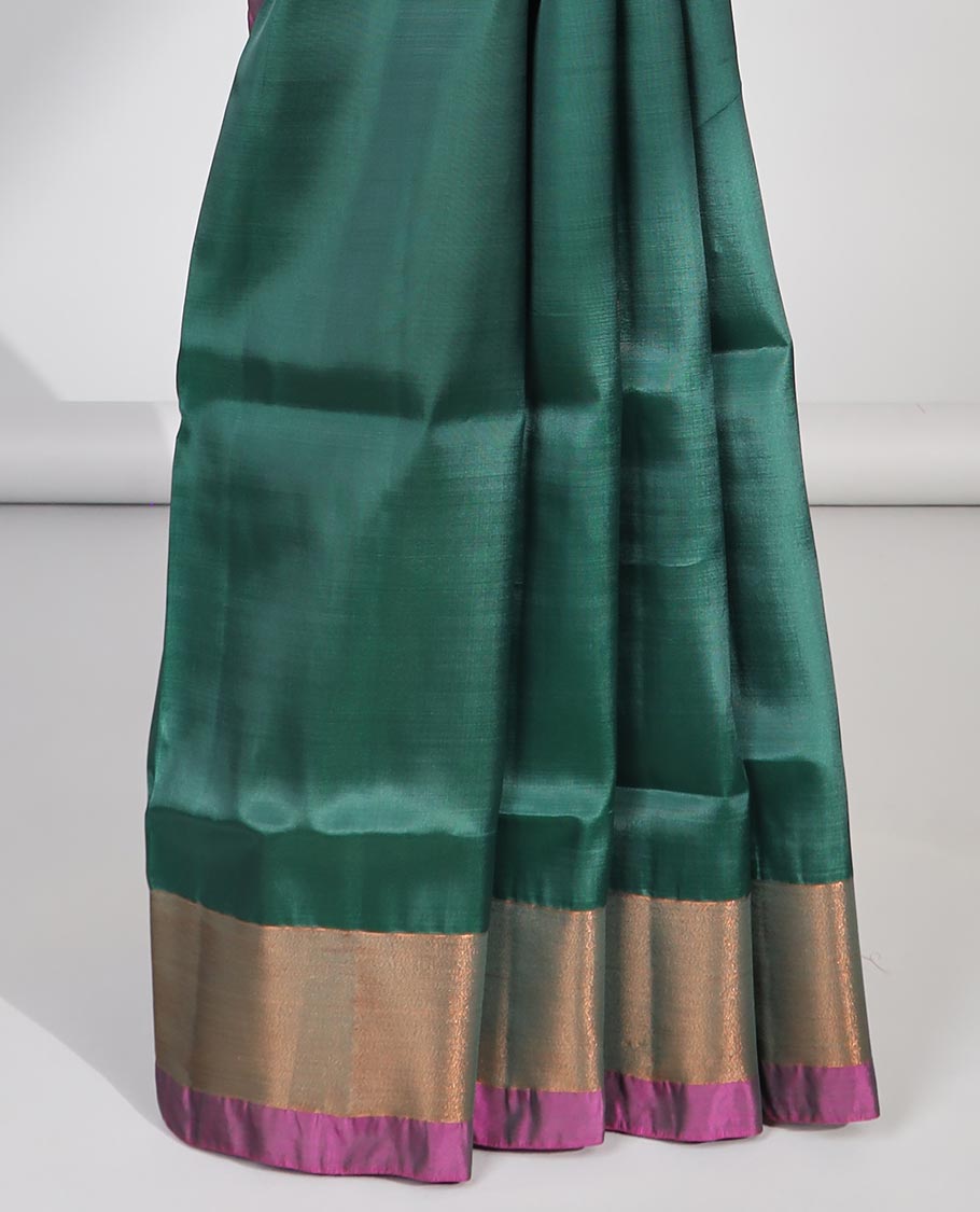 Green zari buttas uppada saree, contrast plain border & intricate pallu