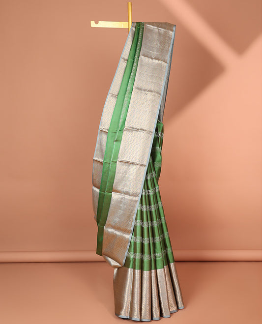 Green zari design silksaree, contrast zari border & pallu steeped with intricate designs
