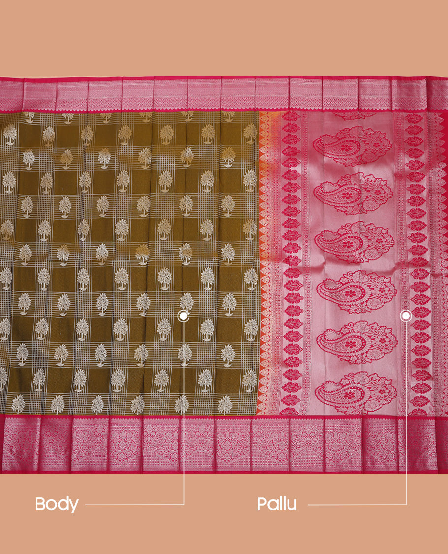 Green Budget Silk Saree, Spotlighted by Zari Butta Enclosed Checks On Its Body, Complemented by Contrast Traditional Zari Designs Woven Border, Grand Pallu and Paired with a Contrast Blouse