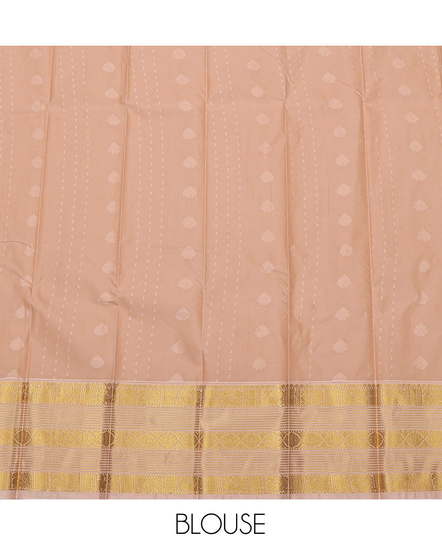Green Budget Silk Saree, Adorned with Zari Buttas, Complemented by a Contrast Traditional Border, Grand Pallu, and Contrast Blouse
