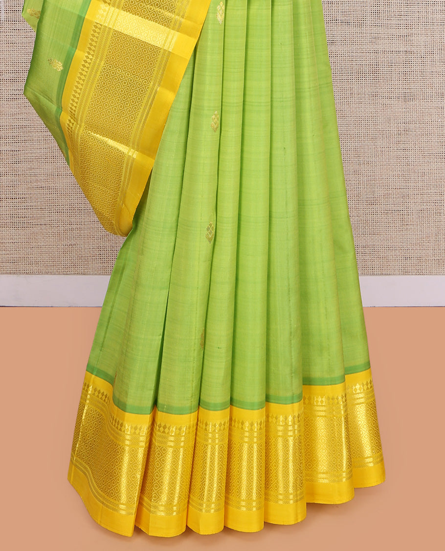 Parrot Green Kanchipuram Silk Saree