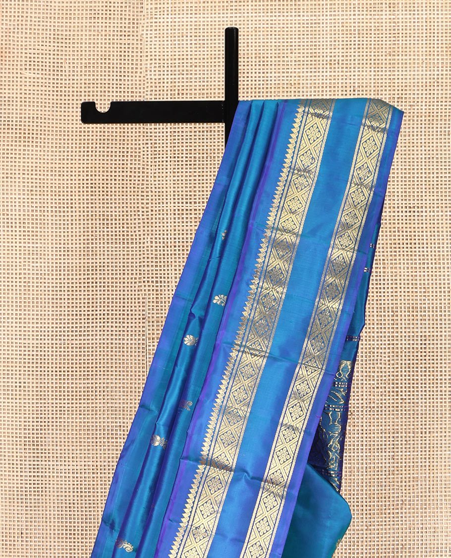 Blue Kanchipuram Silk Saree, Mesmerized with Zari Buttas, One-Sided Rettai Pettu Border of Salngai and Jaal Designs, Zari Design Pallu, and No Blouse