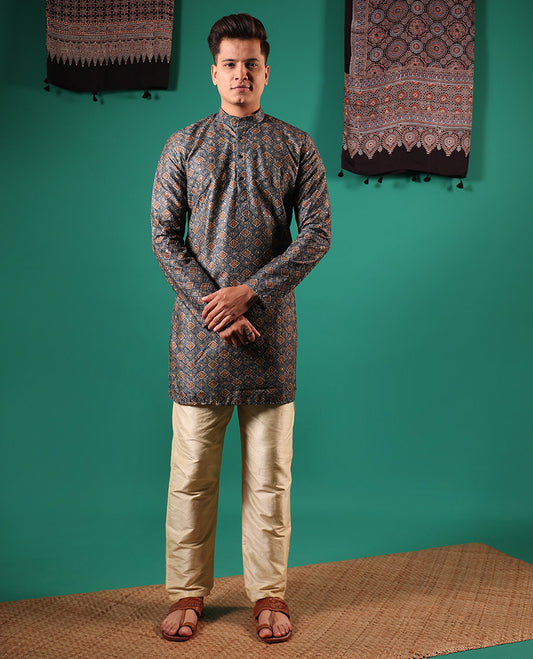Grey jaal patterns printed with sequins embroidered full-sleeved men's kurta