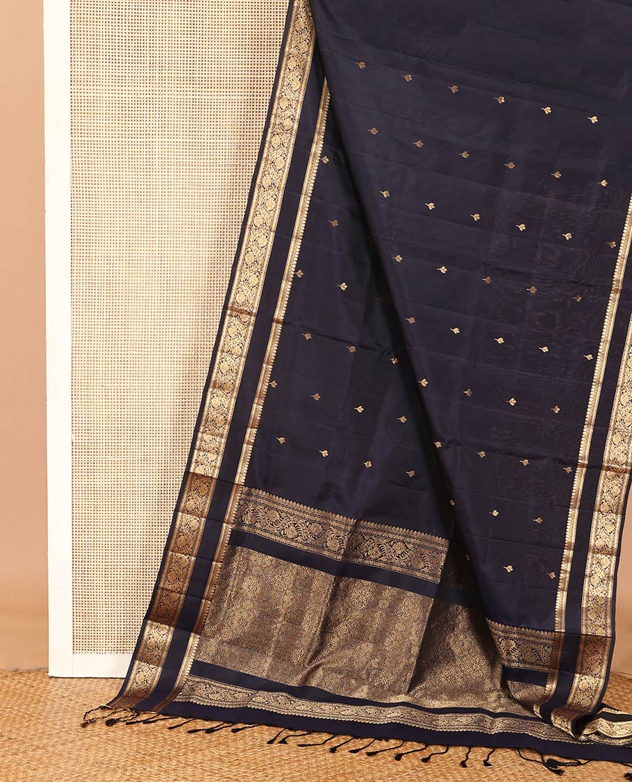Blue floral buttas soft silk saree, rettai pettu border of thilakam mokku, banaras, and kodi visiry designs