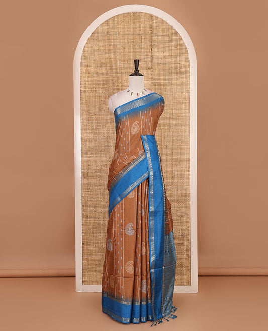 Honey floral, manga and striped katan silk saree, contrast rettai pettu temple border of diamond and Greek key design, jaal pallu, and contrast printed blouse