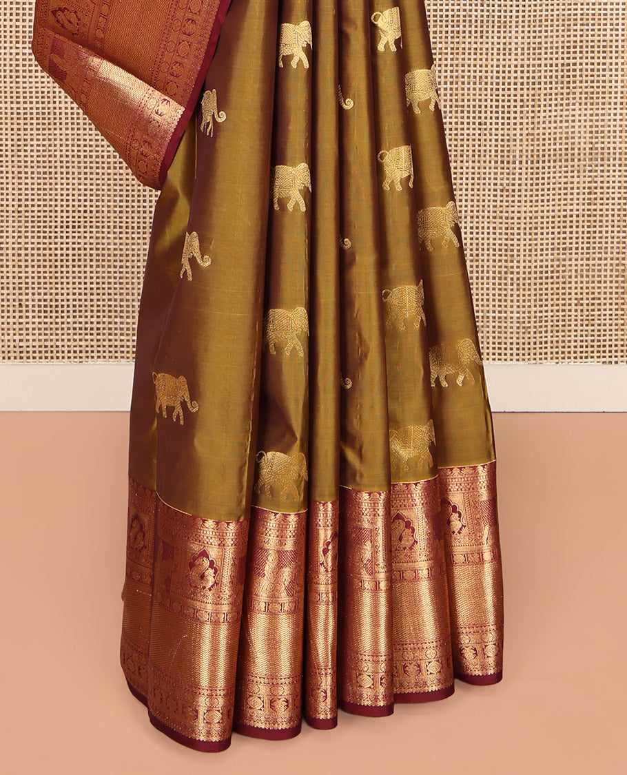 Green Yaanai-Buttas Vasundhara Lite-Silk Mix Saree, Complemented by a Contrast Border of Kuthirai, Annam, Rudraksham, Iruthalai Pakshi, and Vanki, Grand Pallu, and a Contrast Blouse