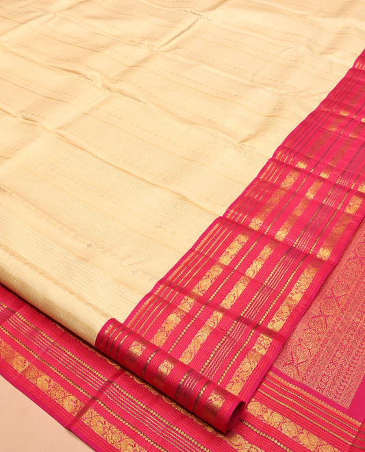 Sandal Zari Design Kanchipuram Wedding Silk Saree, Contrast Border of Salngai, Muthu, Kathir, Banaras, Mayil, and Dhavana Kodi Designs, Jaal Pallu, and Contrast Blouse