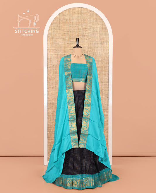 Green-Black Sungudi Cotton Half-Saree Set, Adorned with Zari-Checked Skirt, Contrast Peacock Border, Contrast Blouse, and Syska Georgette Dupatta