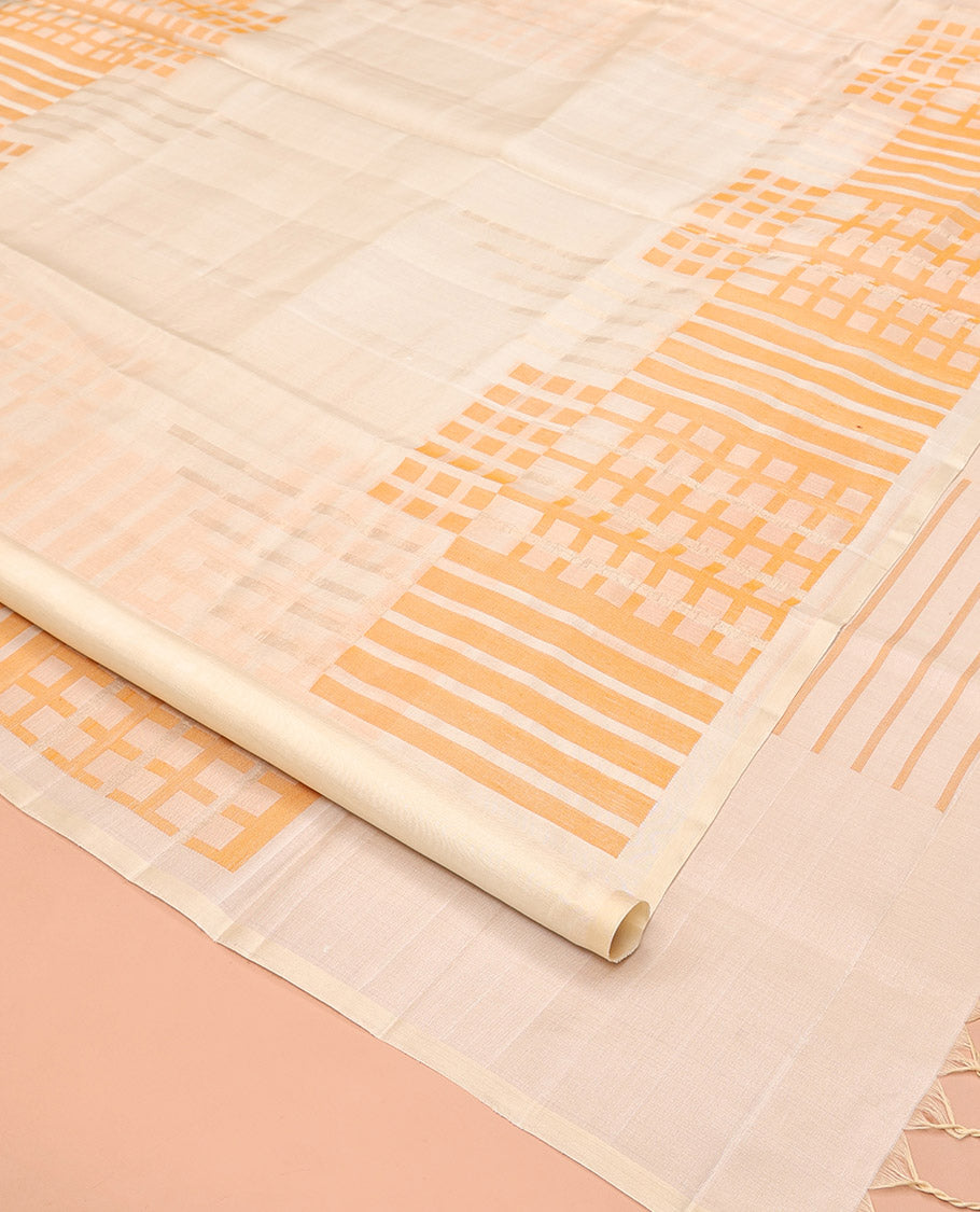 Borderless Cream Mayuri Soft Silk Saree, Boldly Accentuated with Checks On Its Body, Highlighted by Self-Pallu of Geometric Patterns, and Paired with a Matching Blouse