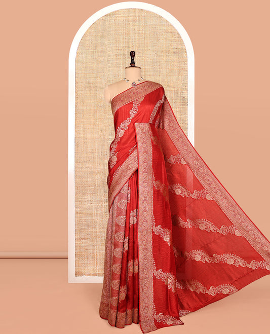 Red Matka Silk Saree, Majestically Detailed with Floral Jaal Jacquard Design on Its Body, Highlighted by Traditional Design Border, Intricately Designed Pallu, and Paired with a Matching Blouse