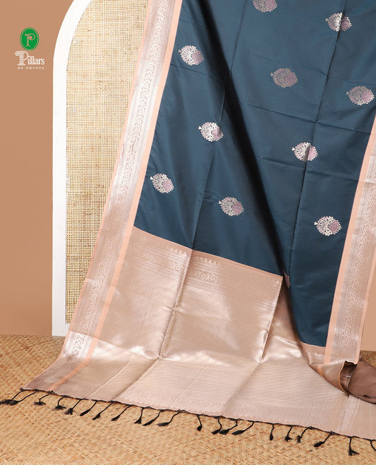 Teal mango design semi soft silk saree with contrast border & grand pallu along with plain blouse