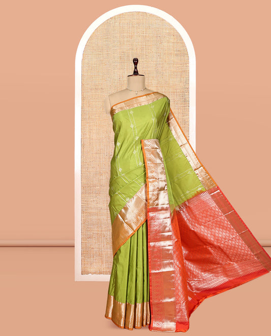 Green Budget Silk Saree, Meticulously Crafted with Zari Designs, Complemented by a Contrast Traditional Border, Grand Pallu, and a Contrast Blouse
