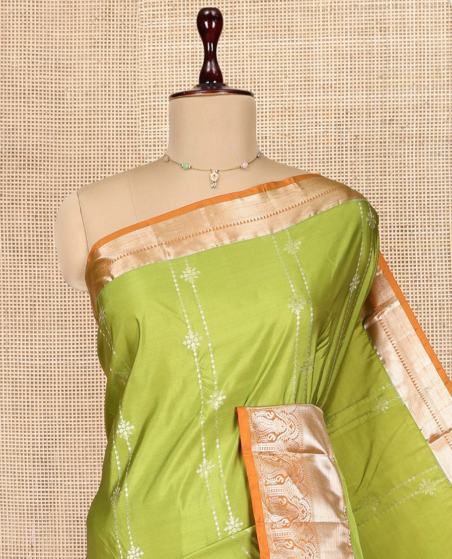 Green Budget Silk Saree, Meticulously Crafted with Zari Designs, Complemented by a Contrast Traditional Border, Grand Pallu, and a Contrast Blouse
