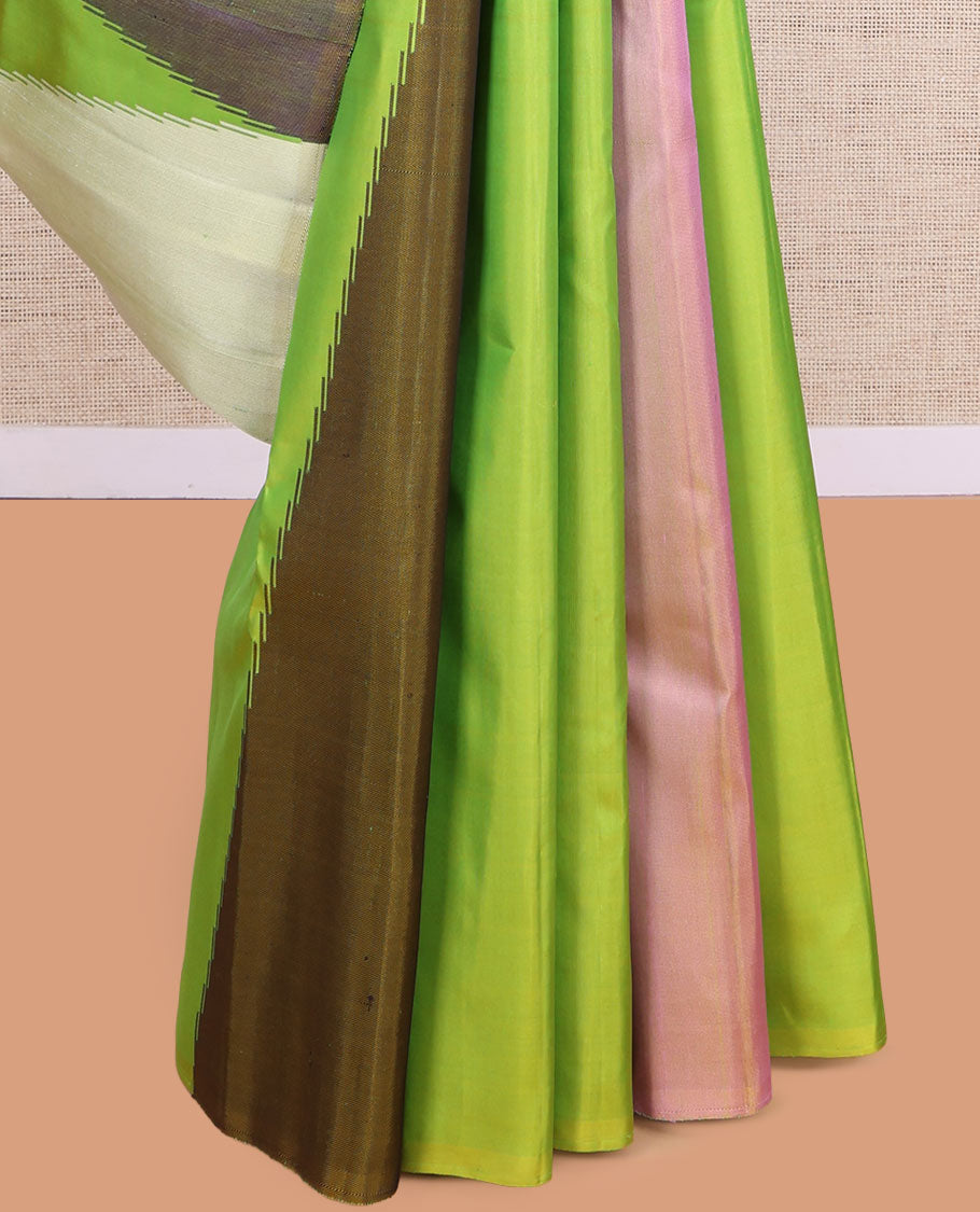 Borderless Green Kanchipuram Silk Saree, Complemented by a Thazampoo Reku Design, Seppu Rekku Pallu, and Matching Blouse