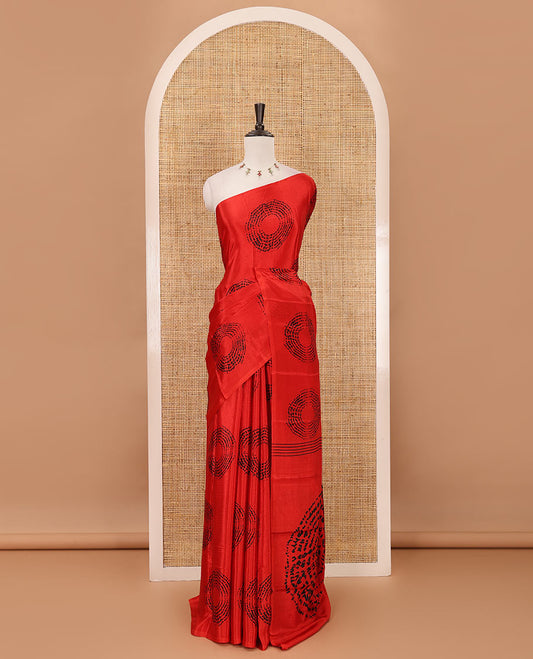 Borderless red Shibori-style circle motifs printed Turkey crepe saree, Shibori printed pallu & small buttas printed blouse