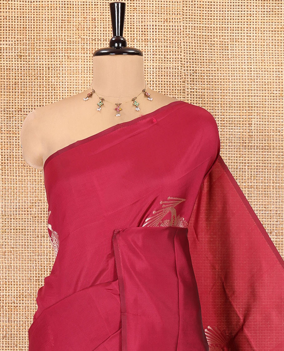Borderless Rani Pink Kanchi Silk Saree, Meticulously Crafted with Zari Buttas, Intricate Pallu, and a Matching Blouse