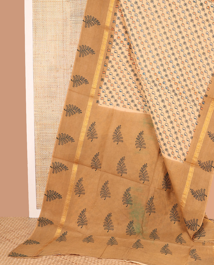 Yellow Sungudi Cotton Saree Adorned with Paisley Buttas Printed All Over Its Body, Highlighted by Contrast Zari and Printed Border, and Pallu Printed with Tree Motifs