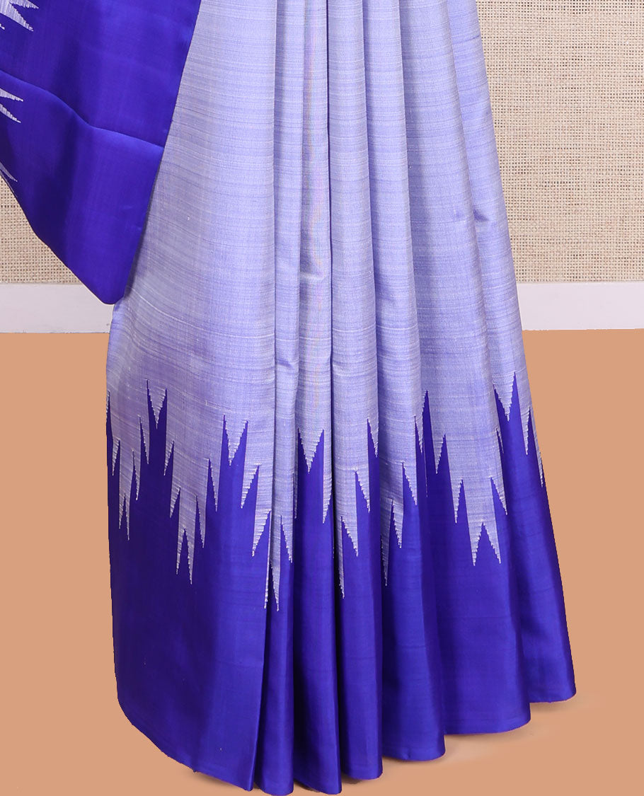 Blue Plain Kanchipuram Silk Saree, Complemented by a Contrast Thazampoo Rekku Border, Thazampoo Rekku Pallu, and Contrast Blouse