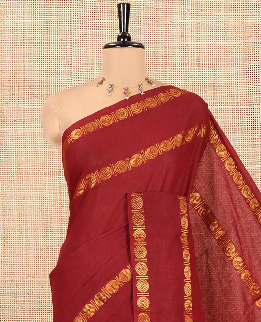 Maroon Plain Sungudi Cotton Saree, Highlighted by Traditional Rettai Pettu Rudraksham Border, Striped Pallu, and a Matching Blouse
