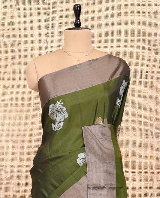 Green Uppada Saree, Enthralled with Hibiscus Floral Buttas, a Bavanji Border, Contrast Intricate Pallu, and a Contrast Blouse