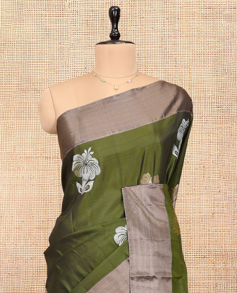 Green Uppada Saree, Enthralled with Hibiscus Floral Buttas, a Bavanji Border, Contrast Intricate Pallu, and a Contrast Blouse
