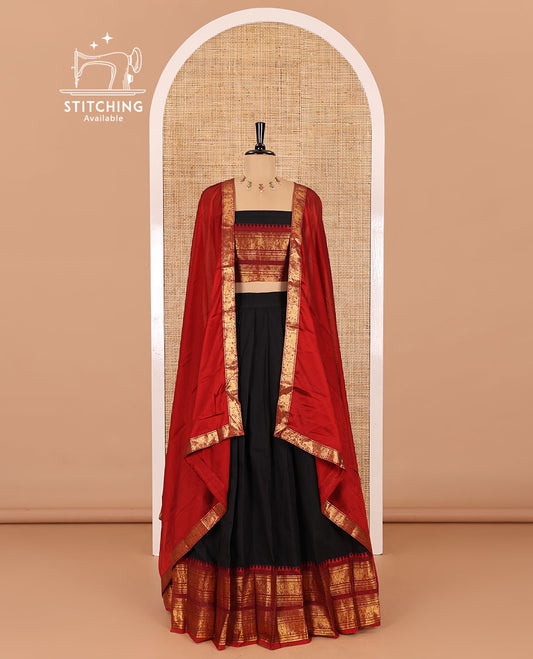 Black-red sungudi cotton half-saree, plain with contrast traditional zari varisai pettu bordered skirt, a matching blouse, and a zari bordered dhavani
