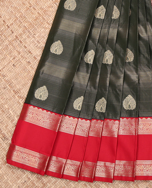 Black Budget Silk Saree, Delicately Woven with Zari Buttas and Stripes, Complemented by a Contrast Traditional Zari Design Rettai Pettu Border, Jaal Pallu, and a Contrast Blouse