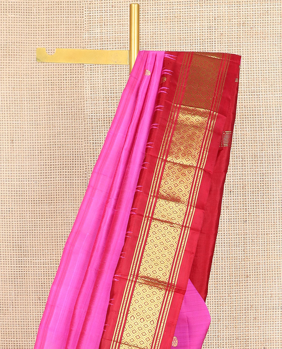 Pink zari buttas kanchipuram silksaree, contrast one-sided thazampoo rekku border of muthu,banaras & jaal & zari design pallu