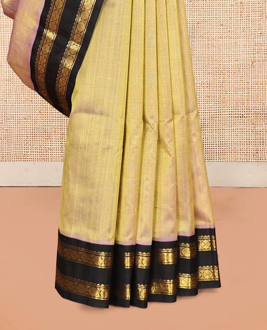 Pink Plain Kuppadam Silk Saree, a Contrast Double-Pet Traditional Border, Grand Pallu, a Contrast Blouse