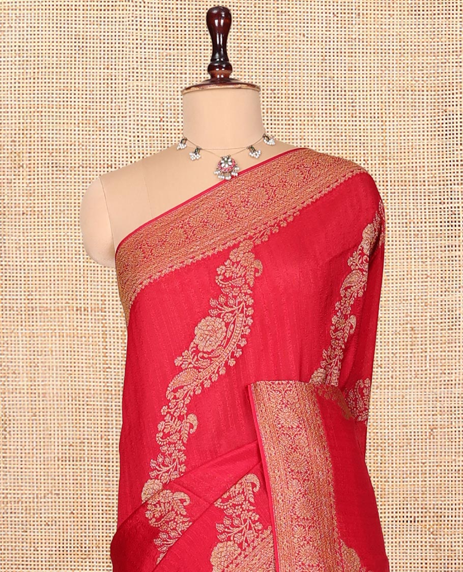 Red Matka Silk Saree, Impeccably Styled with Floral Jaal Jacquard Design on Its Body, Highlighted by Traditional Design Border, Intricately Designed Pallu, and Paired with a Matching Blouse