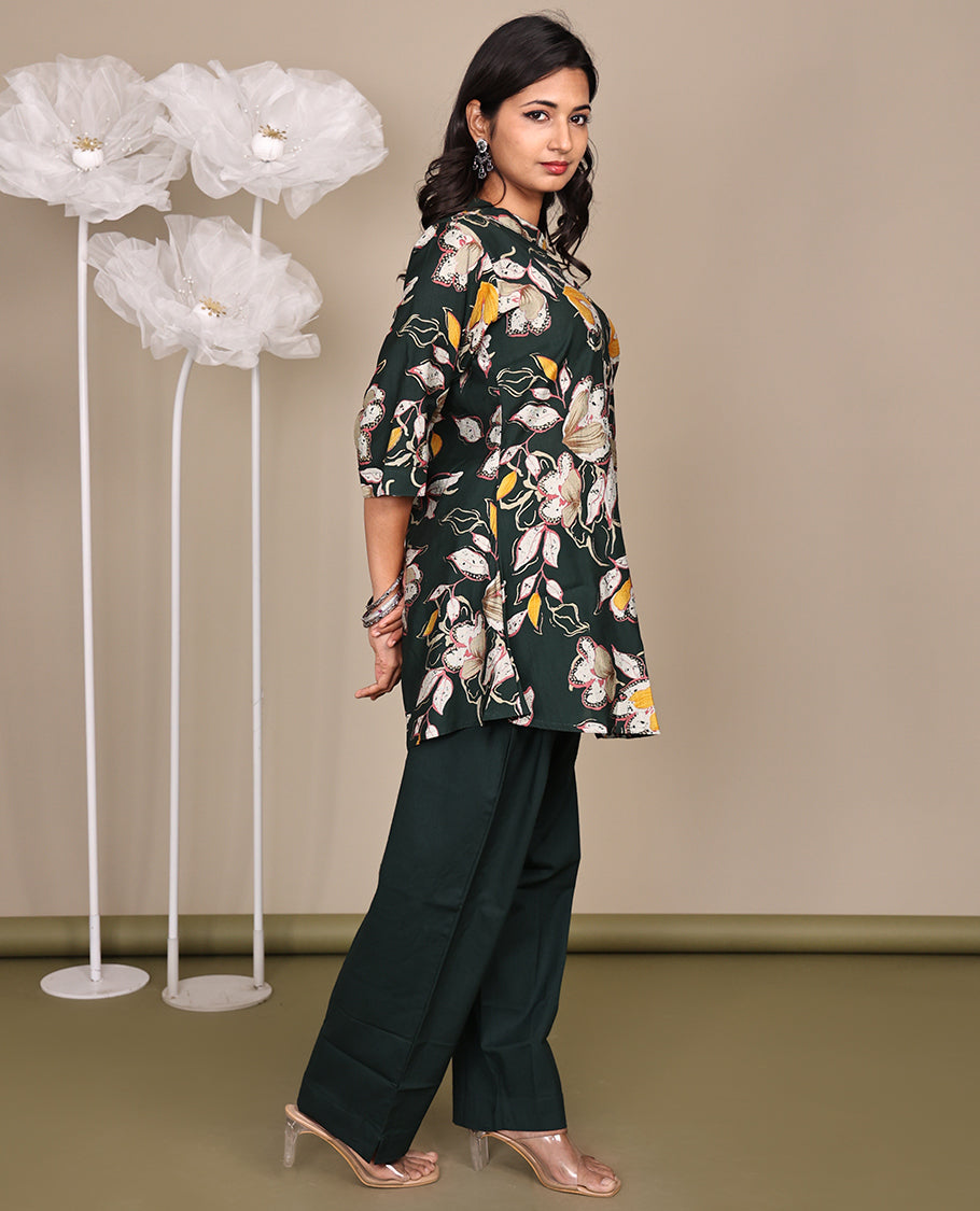 Green Floral Printed Above-The-Knee Short Rayon Kurti Comes with a Chinese Collar, 3/4 Sleeves, and A-Line Length