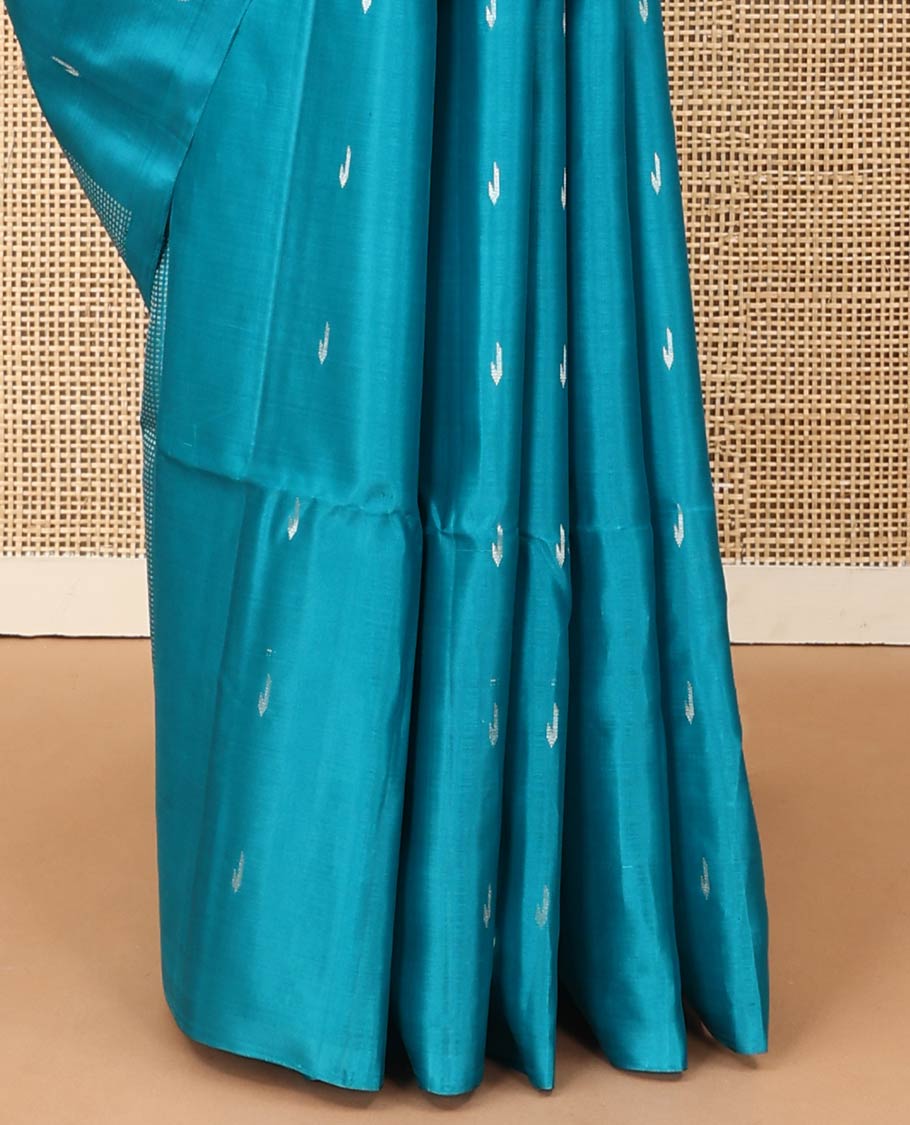 Borderless blue stripes and muniya motifs woven soft silk saree, self-pallu of paiyaadi kattam design
