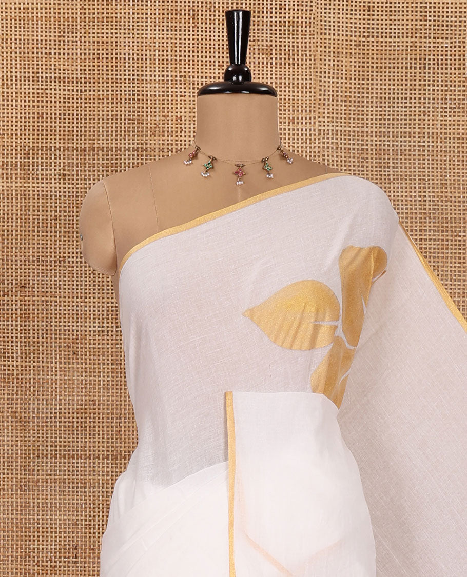 Borderless White Khadi Mul Cotton Saree, Enthralled with Big Hibiscus Floral Motifs Foil-Printed on Its Body, Subtly Sparkled Pallu of the Same Print and Tassels, and Paired with a Matching Blouse