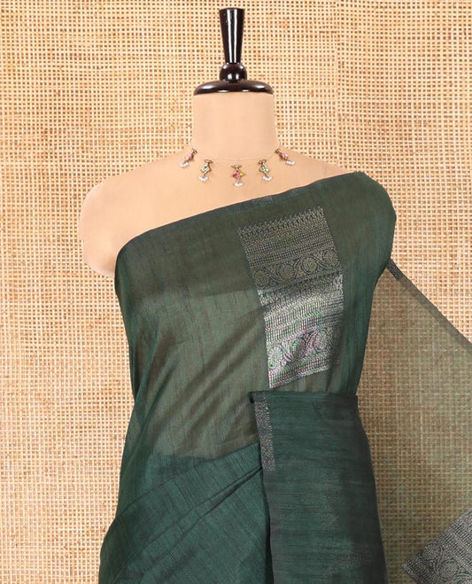 Borderless Green Vichitra Silk Saree, Elevated  with Square Buttas All Over Its Body, Captivating Contrast Pallu of Traditional Designs, and Paired with a Contrast Blouse