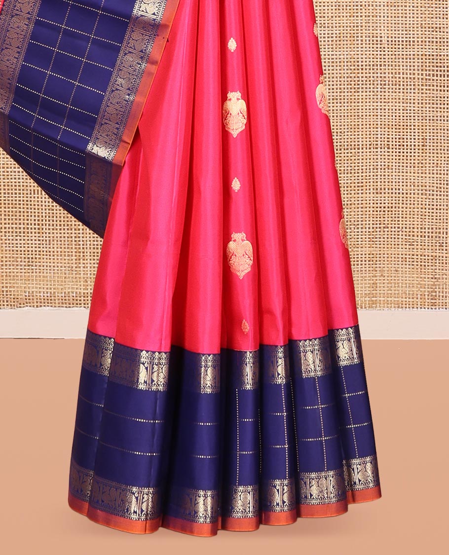 Pink Vasundhara Silk Saree, Enthralled with Iruthalai Pakshi Buttas, Complemented by a Contrast Border of Muthu, Mayil, and Yaanai Designs, Grand Pallu, and Contrast Blouse