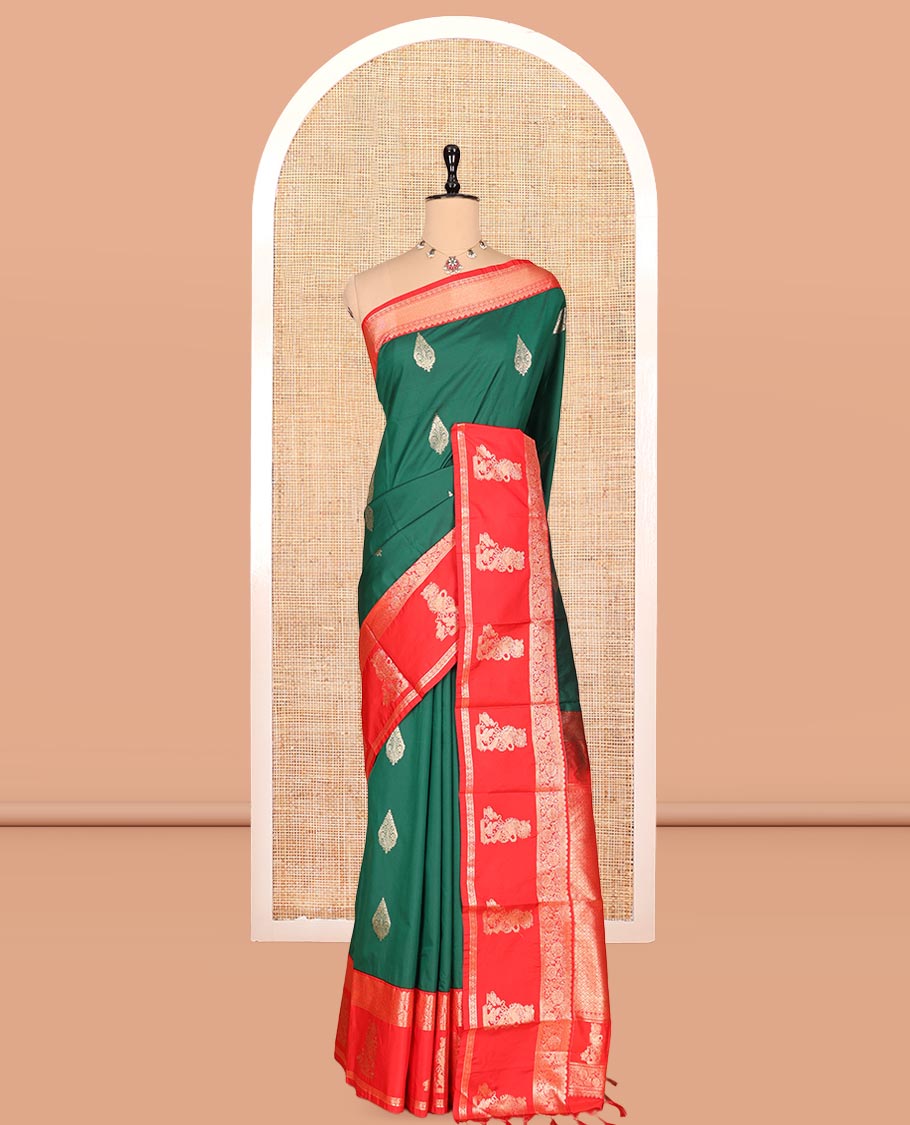 Green-Red Budget Silk Saree, a Contrast Traditional Lion Motif Border, Grand Pallu, and a Contrast Blouse