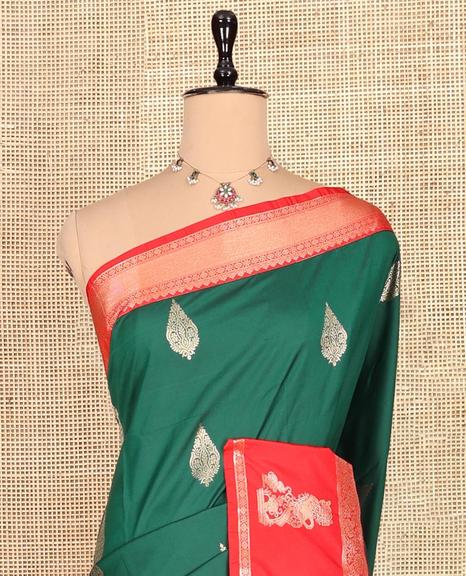 Green-Red Budget Silk Saree, a Contrast Traditional Lion Motif Border, Grand Pallu, and a Contrast Blouse