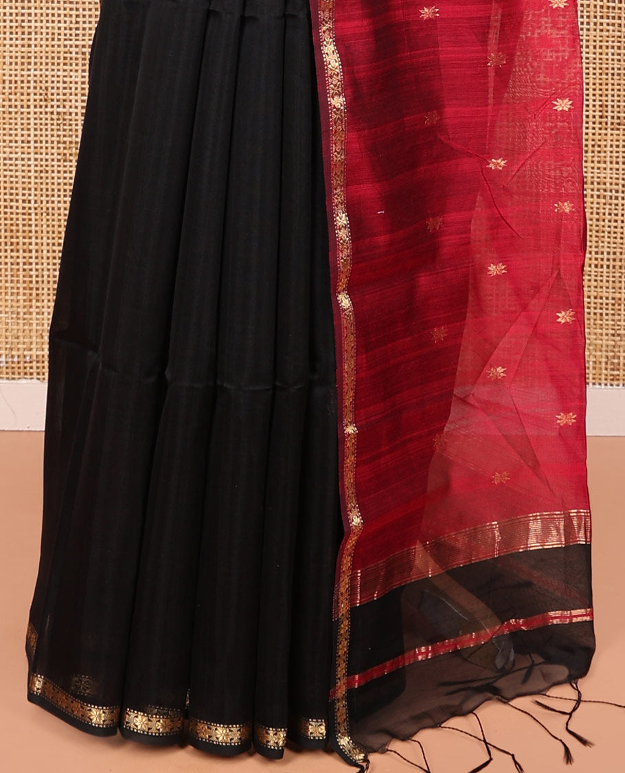 Black Maheshwari Cotton Saree, Accentuated with Star Motifs All Over Its Body, Highlighted by a Zari Piping Border, Complemented by a Contrast Pallu Steeped with Star Motifs, and Paired with a Contrast Blouse