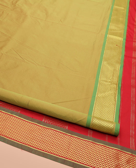 Green Plain Ten-Yard Art Silk Saree, Complemented by a Contrast Traditional Ara Maadam Border, and Pallu Decked up with Zari Designs,