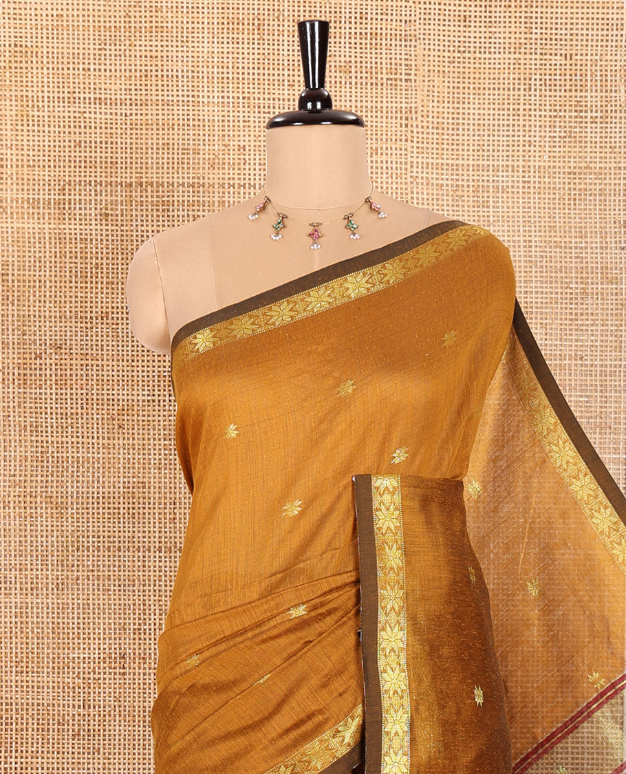 Mustrad Kota Cotton Saree Decked Up with Star-Style Zari Motifs All Over Its Body, Complemented by a Self-Border of Star Motifs, a Captivating Contrast Pallu of the Same Star Motifs, and a Contrast Blouse