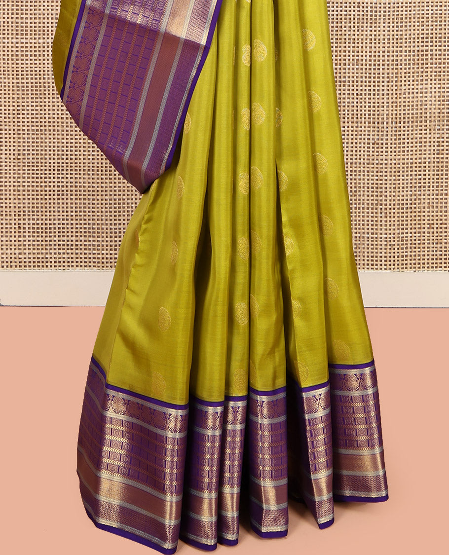 Leaf Green Vasundhara Lite Silk Mix Saree, Bedecked with Manga Buttas, Complemented by a Contrast Traditional Design Border, Jaal Pallu, and a Contrast Blouse