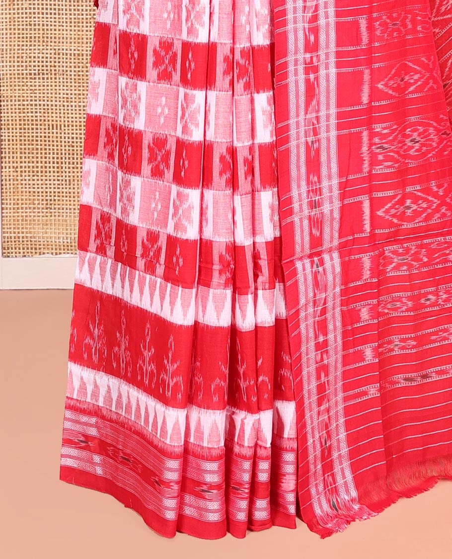 Pink Odisha Cotton Saree, Adorned with Butta Enclosed Checks and Temple Designs All Over the Body, Subtly Woven Border, Pallu Depicts Geometric Patterns, and Has No Blouse