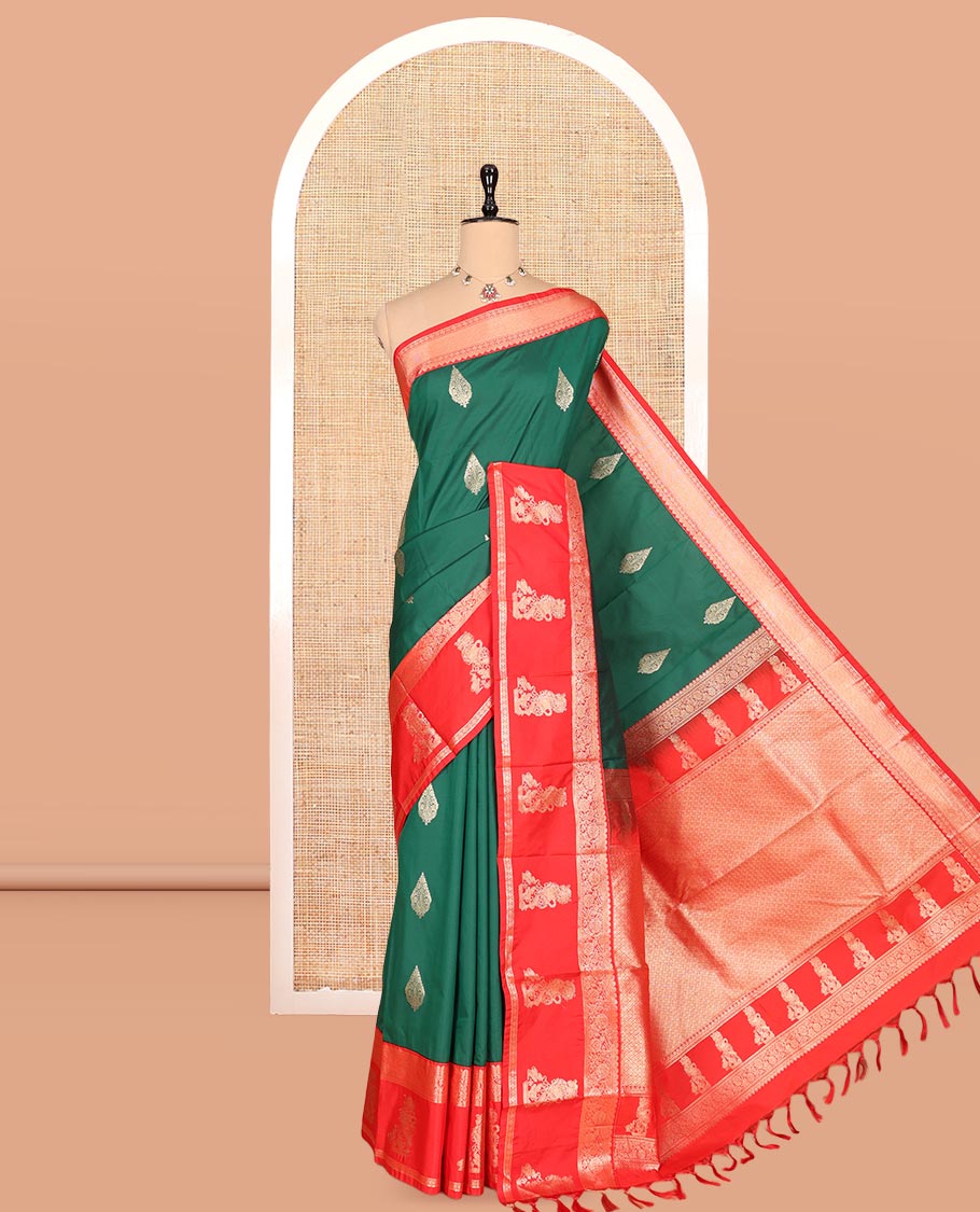 Green-Red Budget Silk Saree, a Contrast Traditional Lion Motif Border, Grand Pallu, and a Contrast Blouse