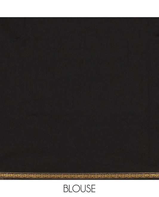 Purple Maheshwari Cotton Saree, Enriched with Flower Buttas All Over Its Body, Subtly Woven Piping Border, Captivating Contrast Pallu Steeped with Buttas, and Paired with a Contrast Blouse